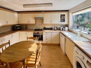 Kitchen- click for photo gallery